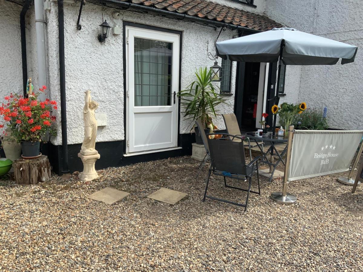 The Bridge Guest House Coltishall Экстерьер фото