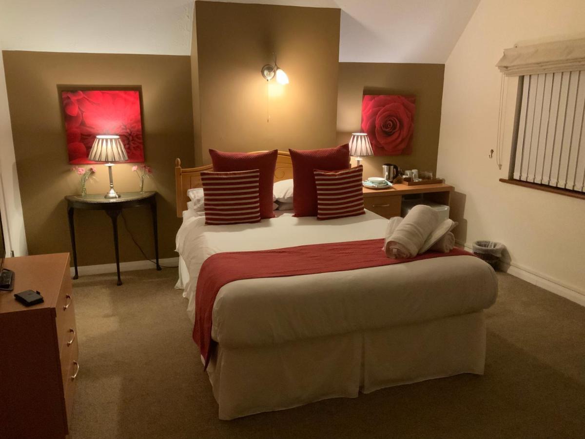 The Bridge Guest House Coltishall Экстерьер фото