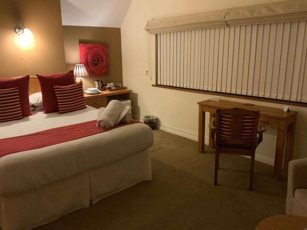 The Bridge Guest House Coltishall Экстерьер фото